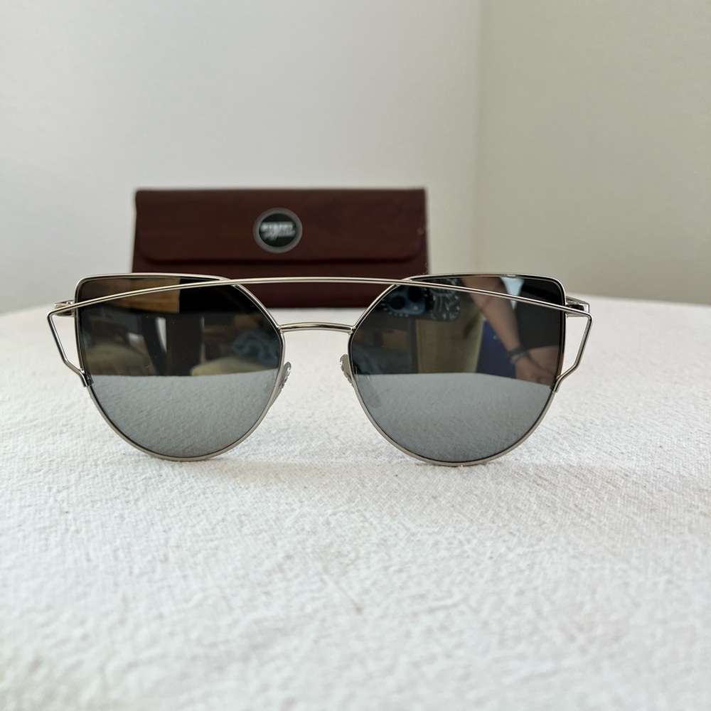 Street affairs fashionable sunglasses